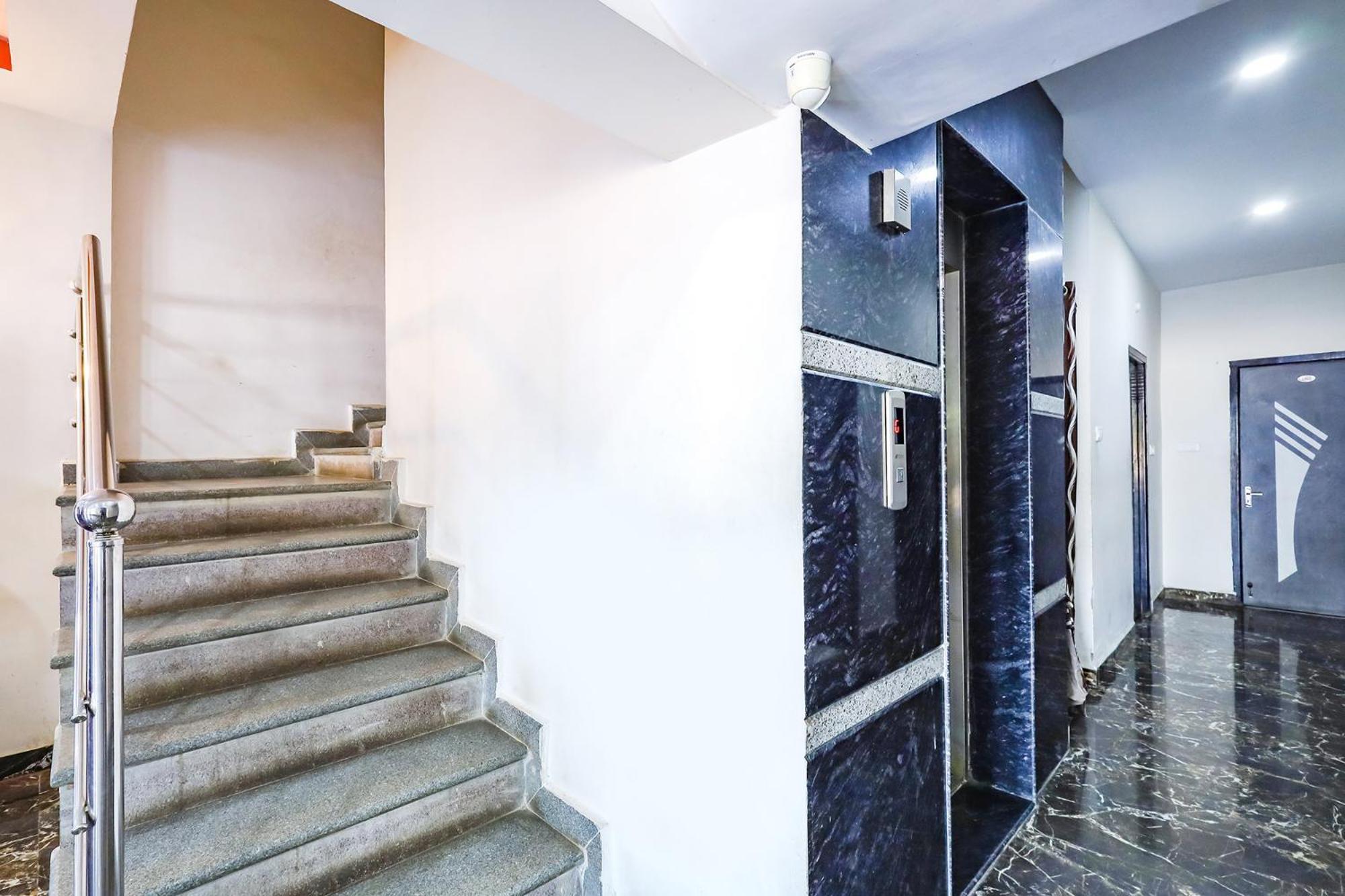 Capital O Lakshmi Residency Hotel Tirupati Exterior photo