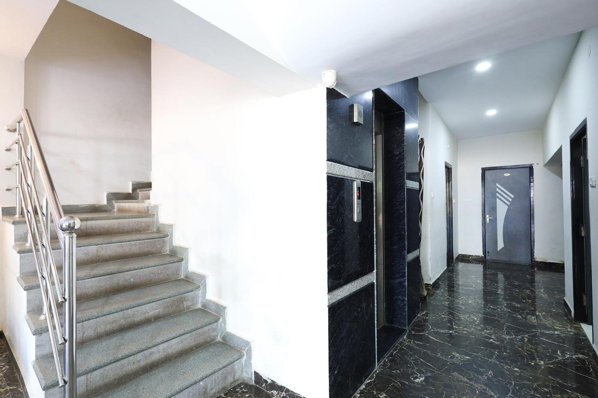 Capital O Lakshmi Residency Hotel Tirupati Exterior photo