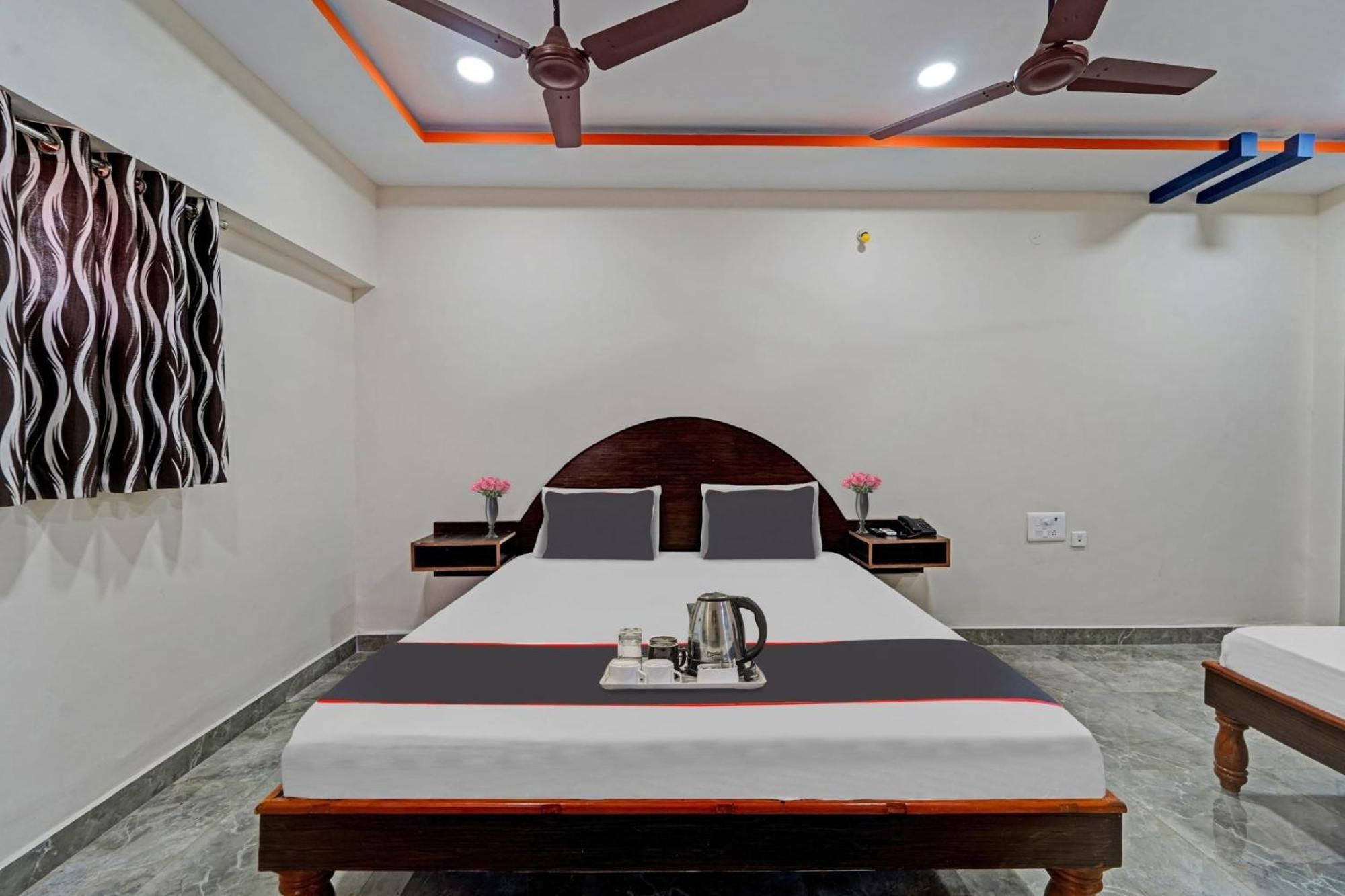 Capital O Lakshmi Residency Hotel Tirupati Exterior photo